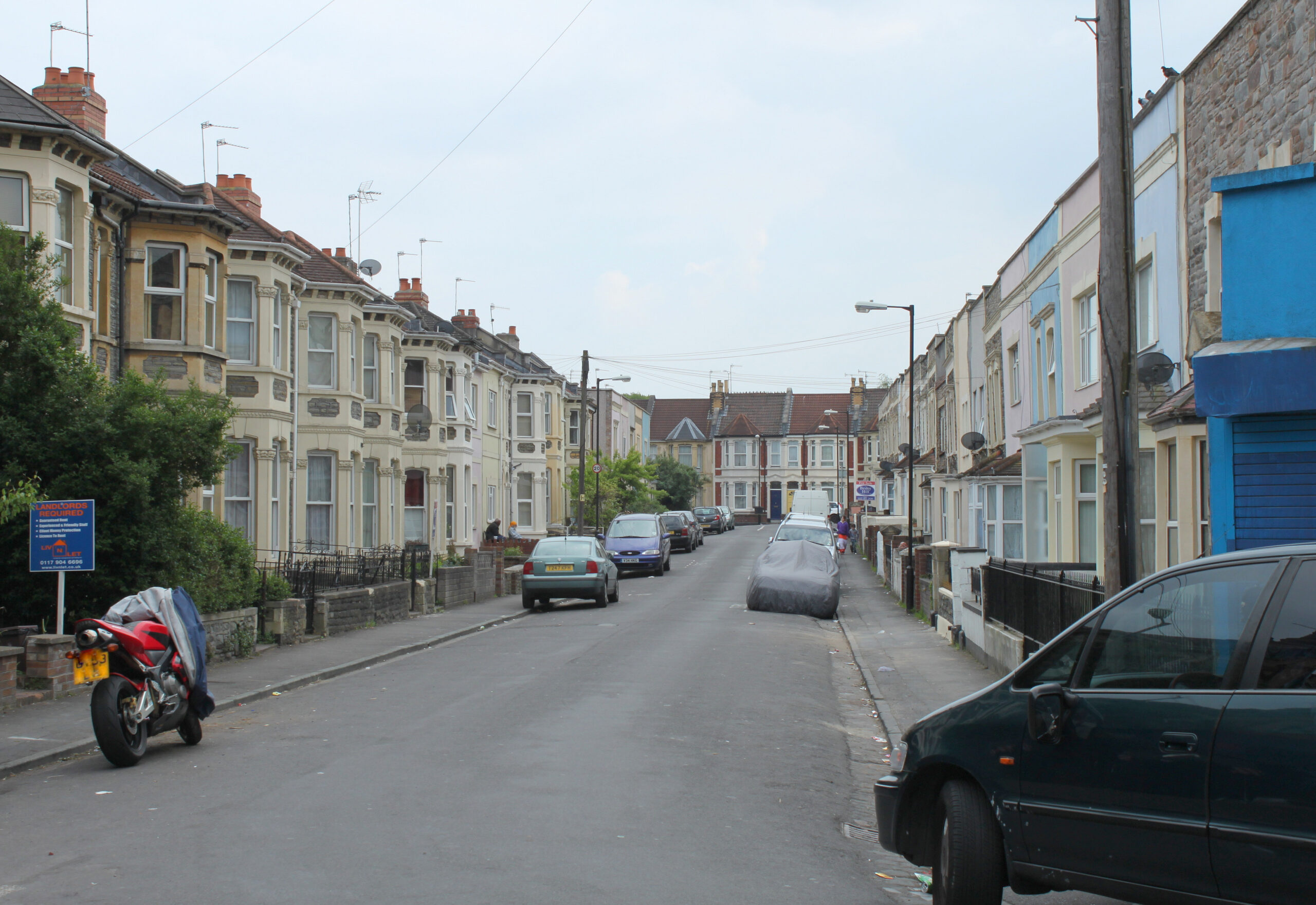 Image by Maurice Pullin  from Wikimedia Commons. License: CC BY-SA 2.0